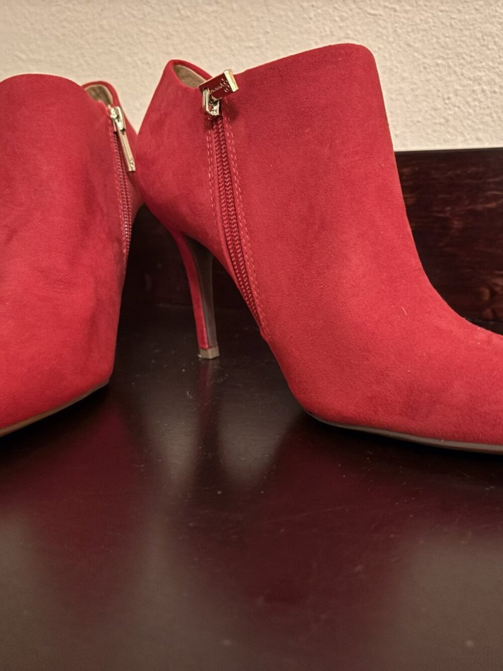 Jessica Simpson Red Pointed Toe Ankle Booties Size 6.5M Stiletto Heels.